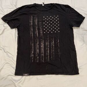 Sz L black short sleeve graphic t-shirt